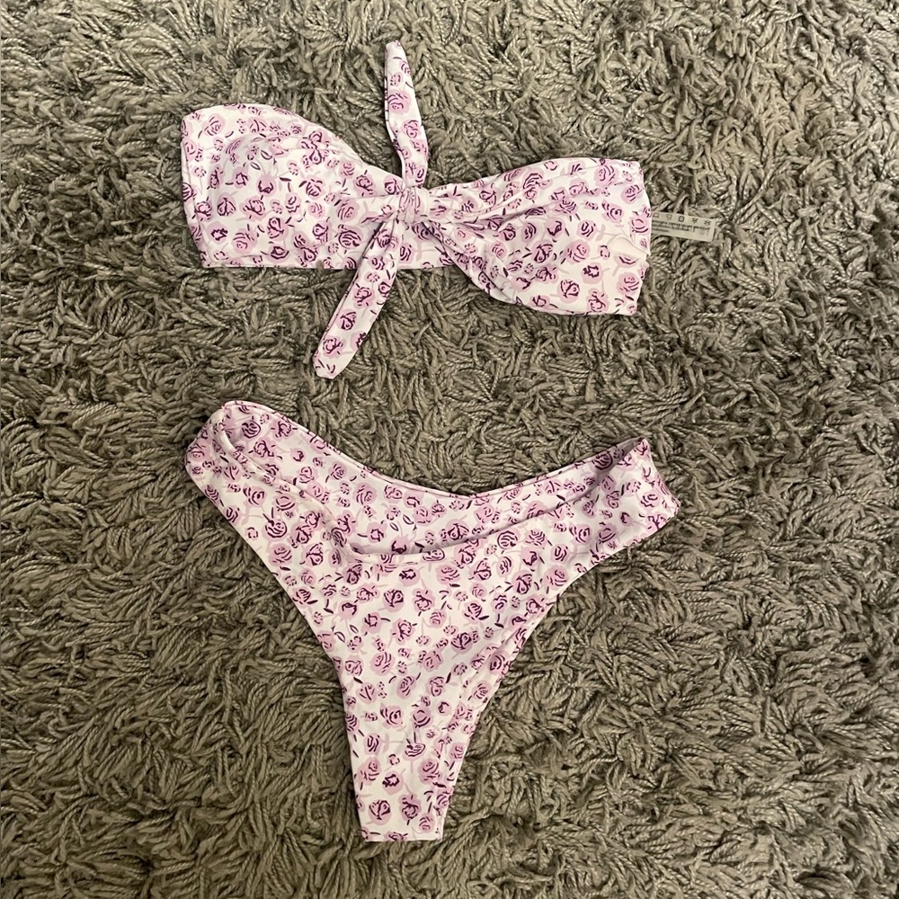 Strapless bathing suit